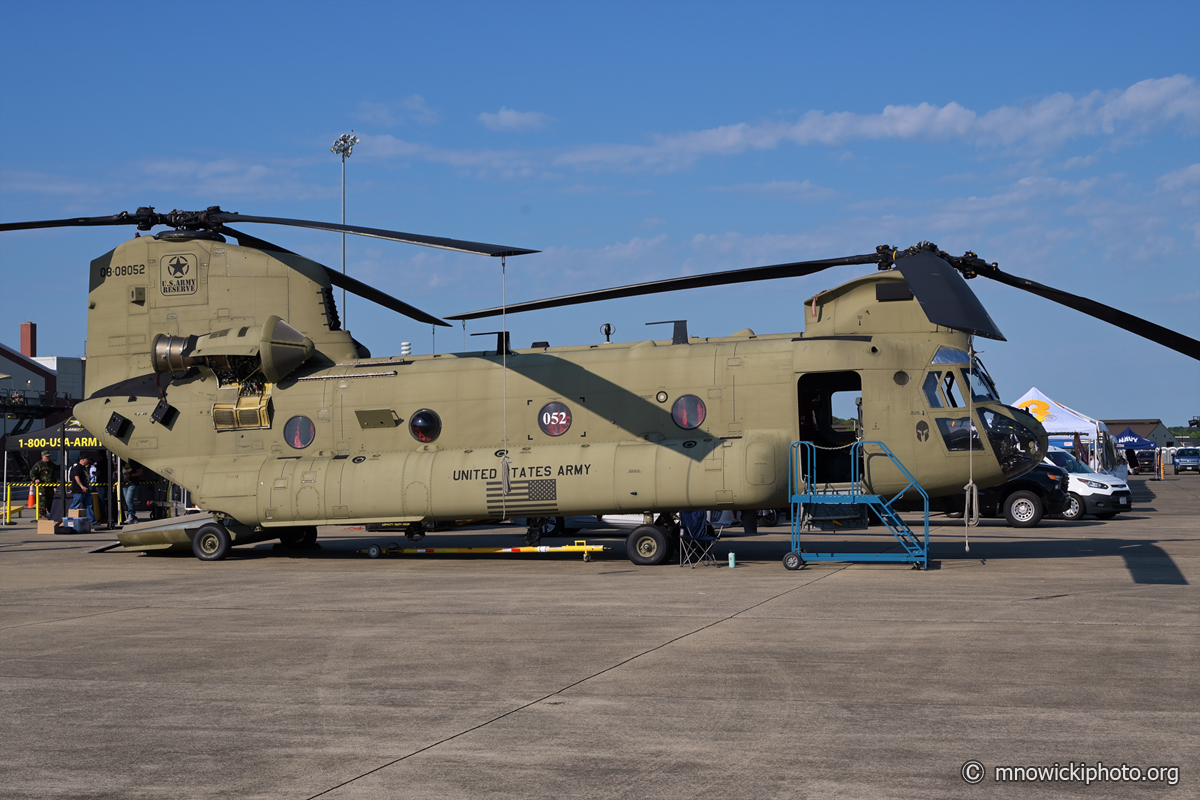 MN6_4538 copy.jpg - CH-47F Chinook 08-08052