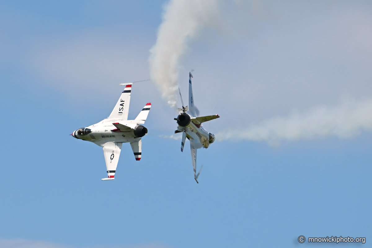 MN9_4817 copy.jpg - US Air Force Demo Team "Thunderbirds"    (6)