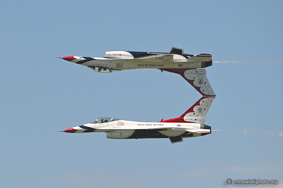 MN9_4823 copy.jpg - US Air Force Demo Team "Thunderbirds"