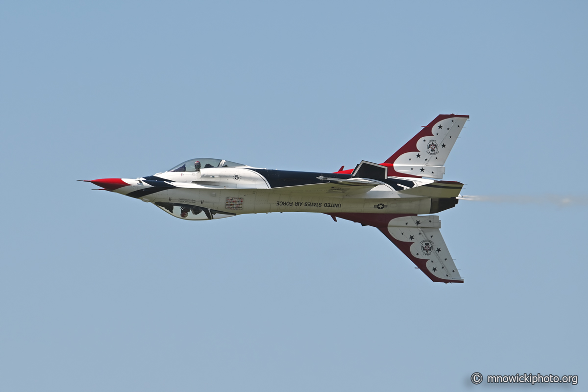 MN9_5066 copy.jpg - US Air Force Demo Team "Thunderbirds"    (2)