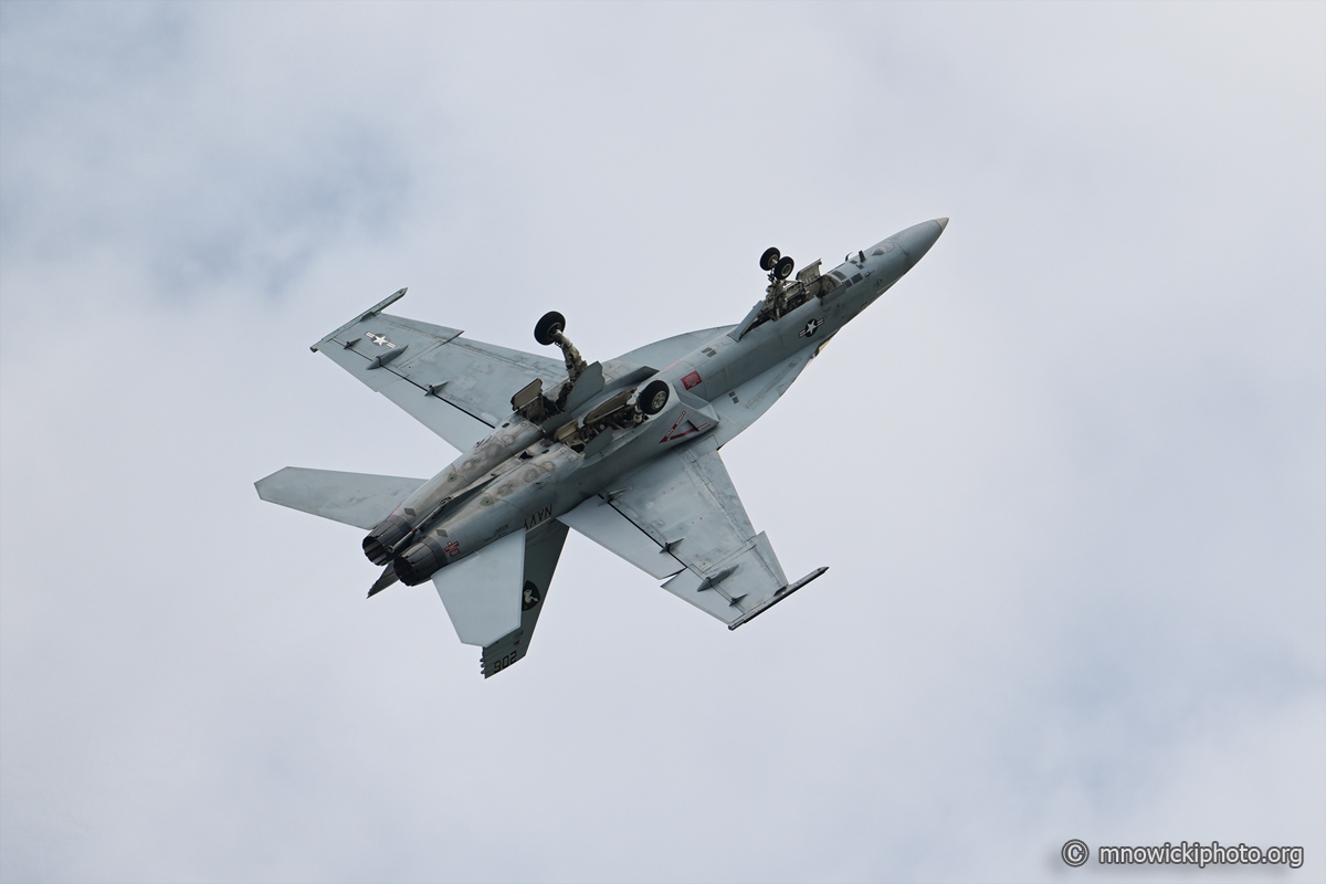 MN9_5292 copy.jpg - F/A-18F Super Hornet 165887 AD-240   (3)