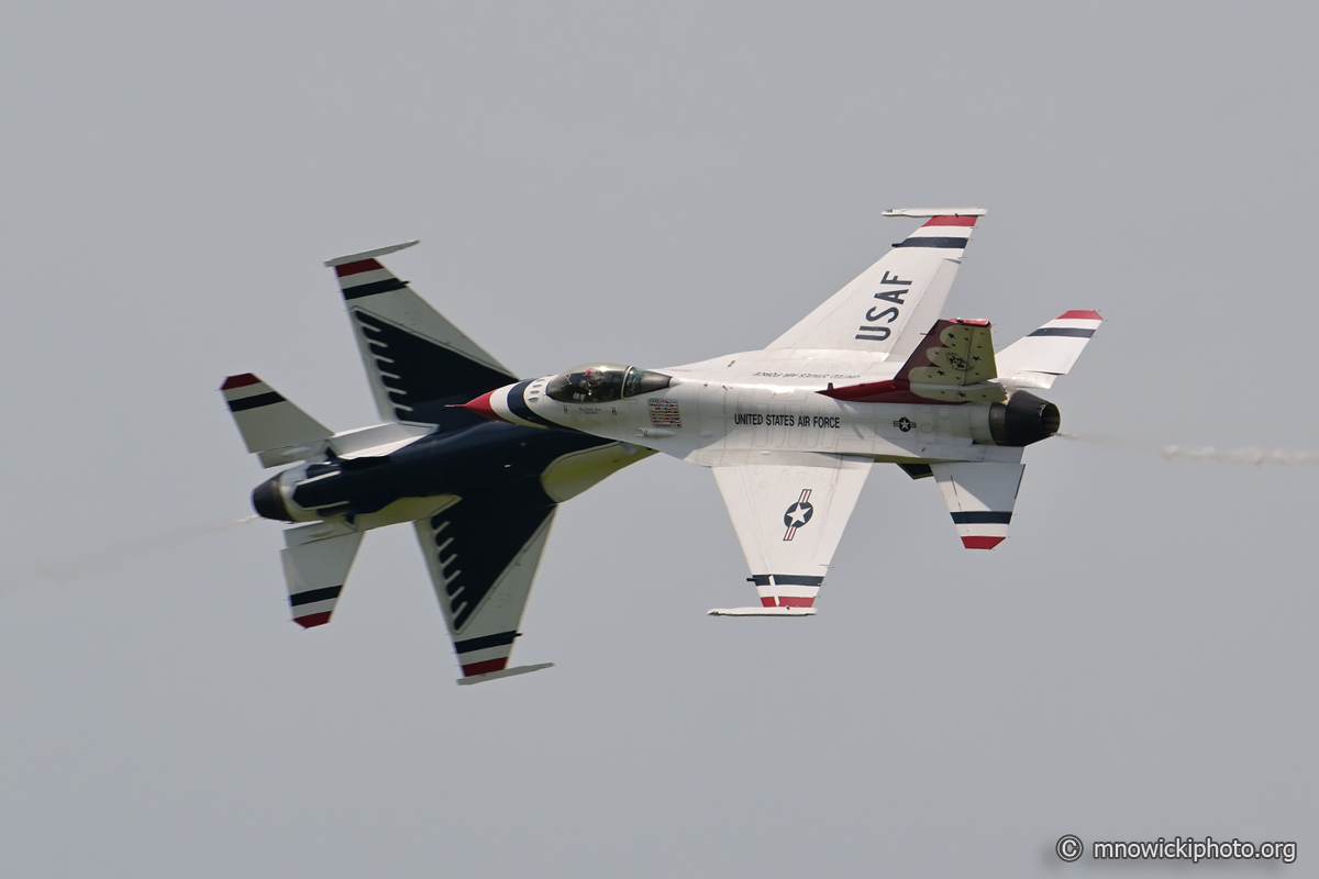 MN9_7713_01 copy.jpg - US Air Force Demo Team "Thunderbirds"    (7)