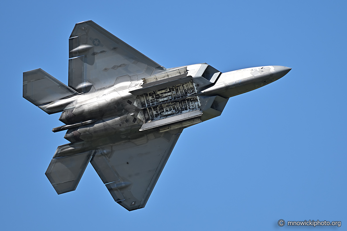 MN8_2889 copy.jpg - F-22 Raptor 05-4104  (2)