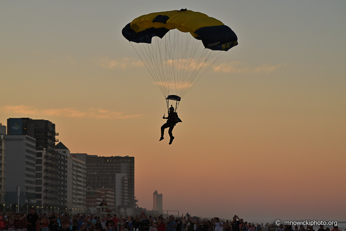 MN8_4637 copy.jpg - "The Leap Frogs" U.S. Navy Parachute Team over Virgina Beach   (3)