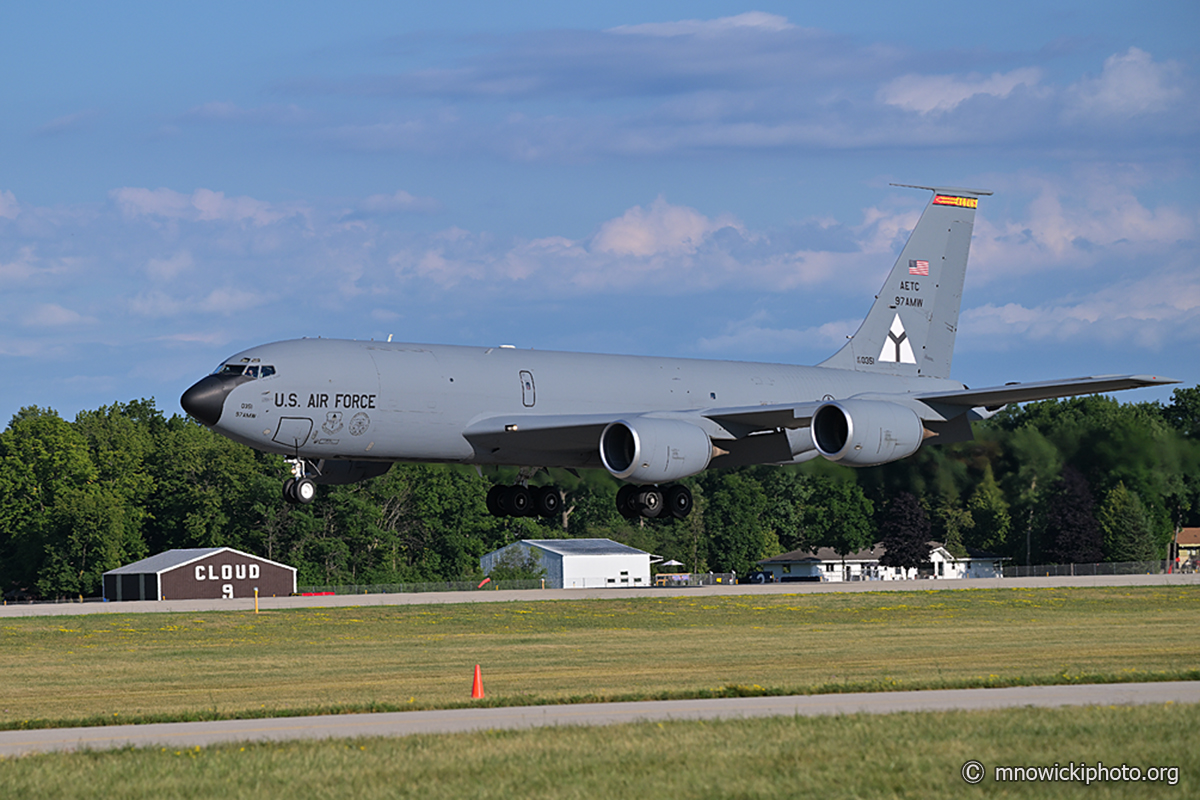 MN8_4071 copy.jpg - KC-135R Stratotanker 60-0351