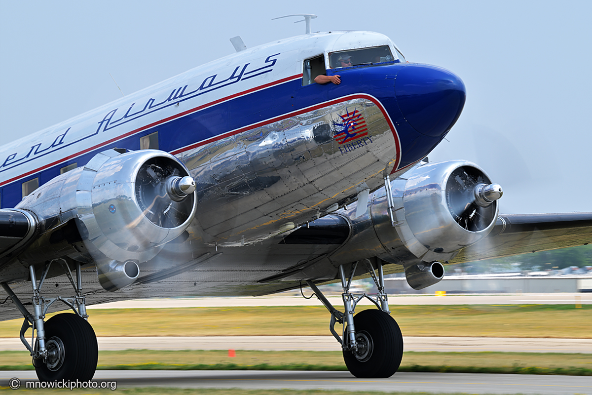 MN8_4939 copy.jpg - Douglas DC-3 (C-47 Skytrain/Dakota)  N25641