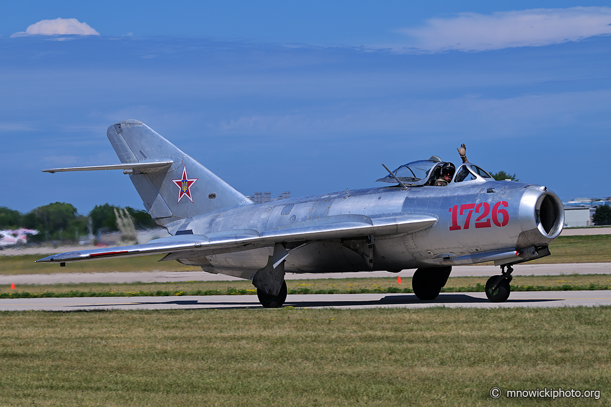 MN8_7431 copy.jpg - Shenyang J-4 (MiG-17) C/N 541566, N420MG