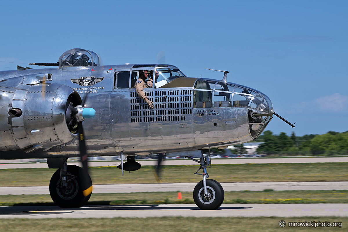 MN8_7665 copy.jpg - North American B-25J Mitchell "Miss Mitchell" C/N 44-29869, N27493