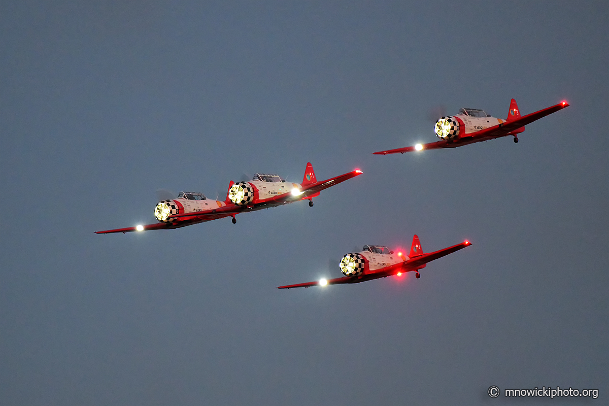 MN9_3957_01 copy.jpg - Aeroshell Aerobatic Team