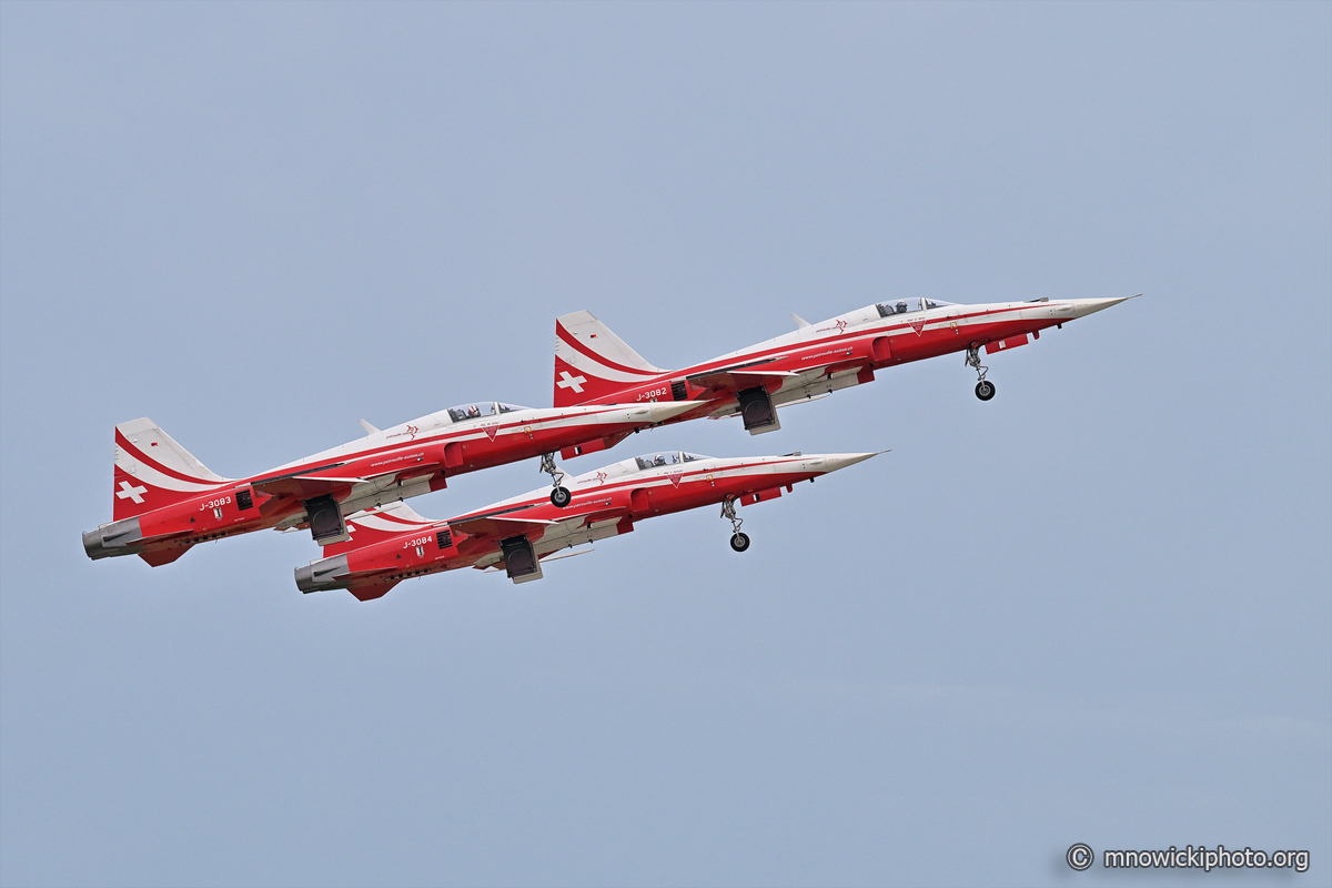 MN8_5729 copy.jpg - Swiss Air Force Patrouille Suisse  F-5E Tiger II   (2)