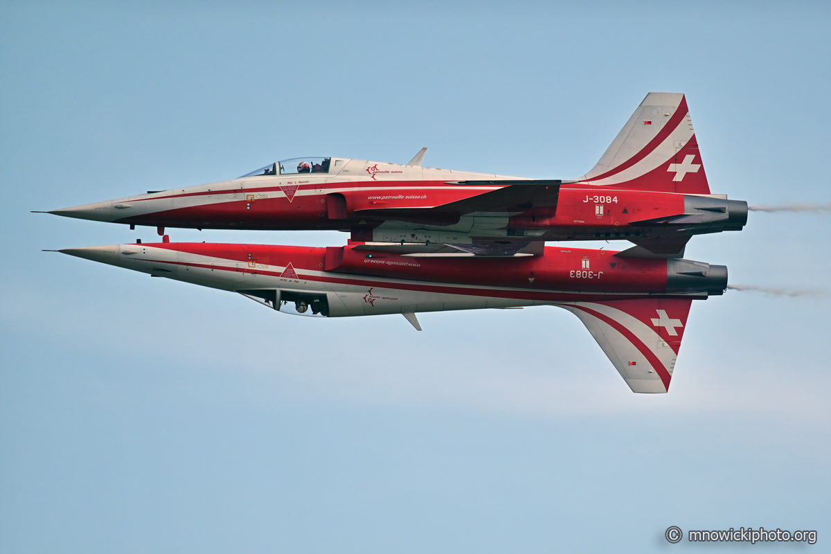 MN8_9840 copy.jpg - Swiss Air Force Patrouille Suisse  F-5E Tiger II  (3)