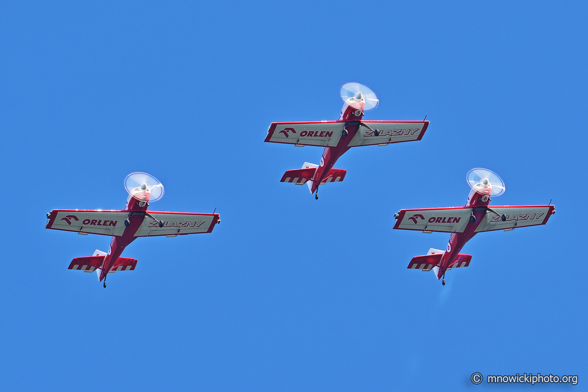 MN9_1493 copy.jpg - Zelazny Aerobatic Team   Zlin -50LS  (3)