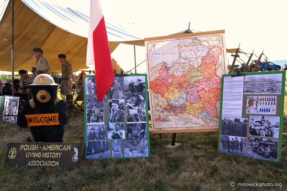 MN6_6572 copy.jpg - Reenactors. Polish camp.  (5)