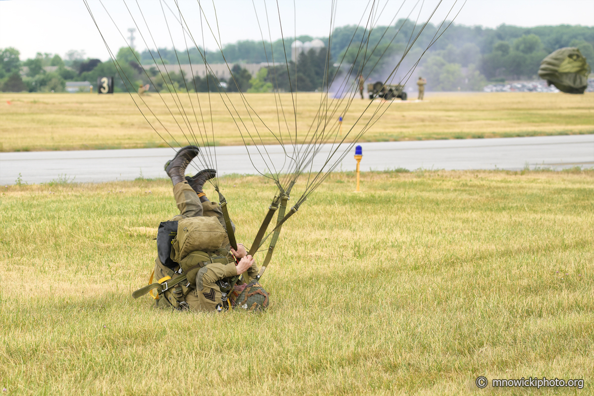 MN9_1465 copy.jpg - WWII Airborne Demonstration Team  (2)