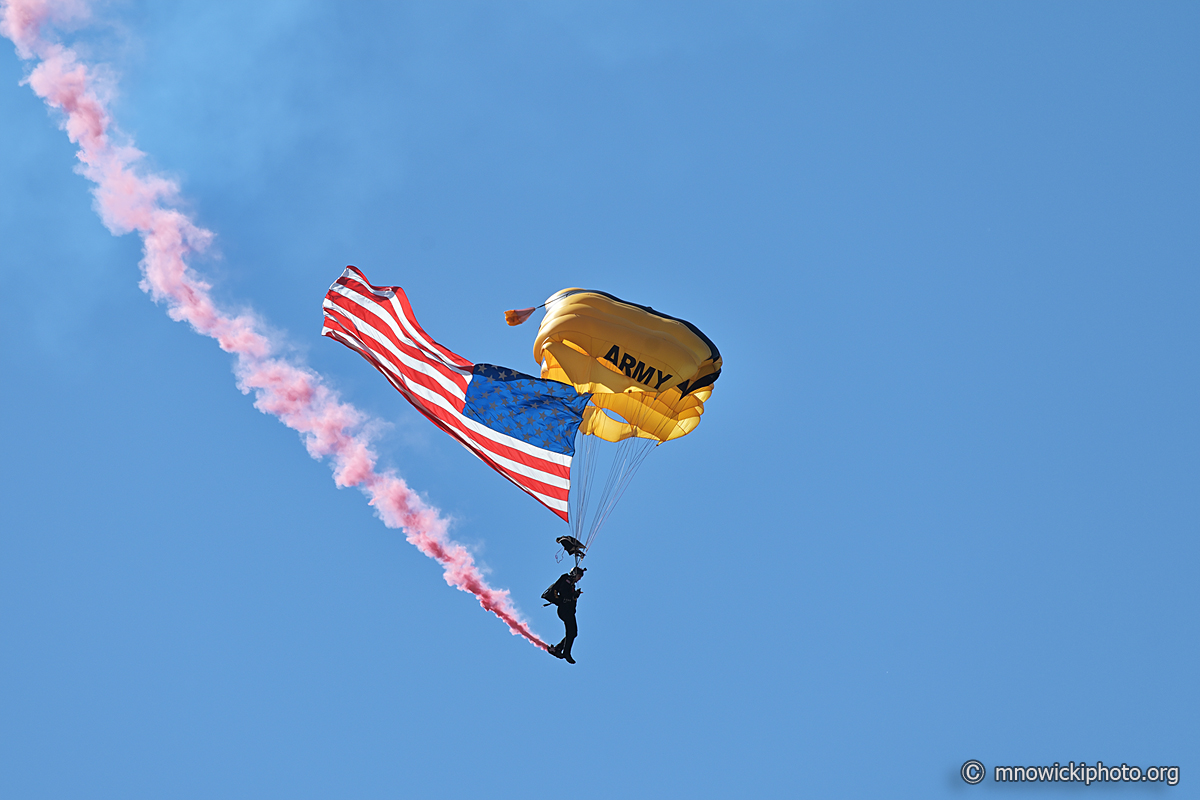 DSC_0342 copy.jpg - U.S. Army Golden Knights Parachute Team Flag jump.