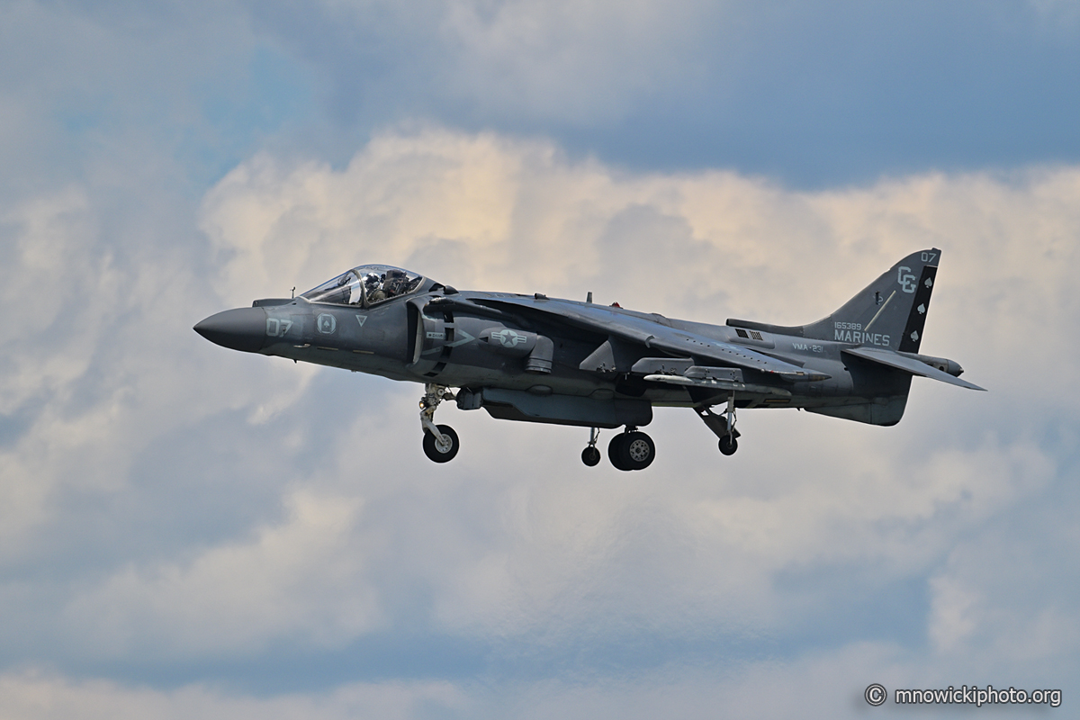 M81_6015_01 copy.jpg - AV-8B Harrier 165389 CG-07  (4)