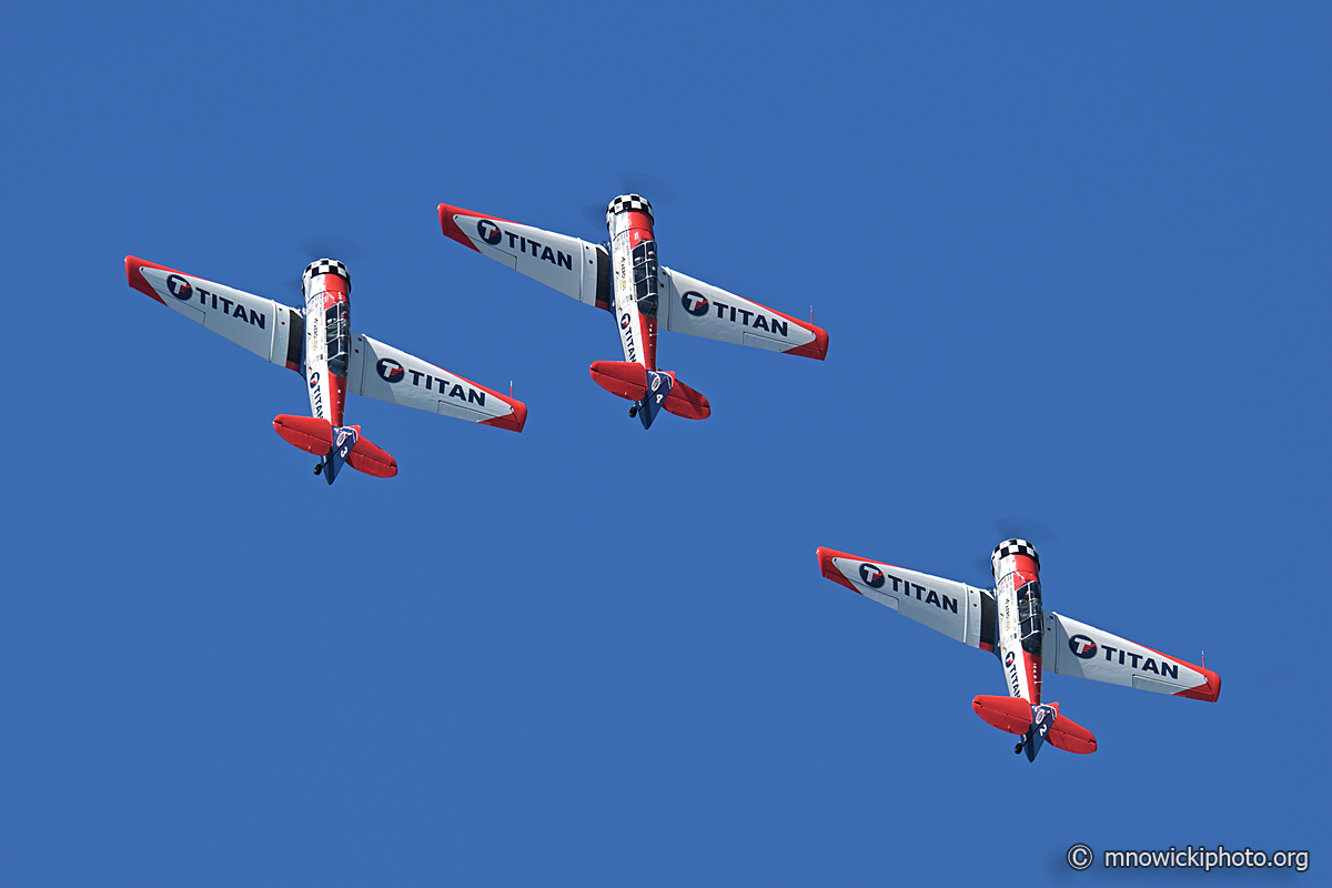 M81_0360 copy.jpg - New Titan Aerobatic Team