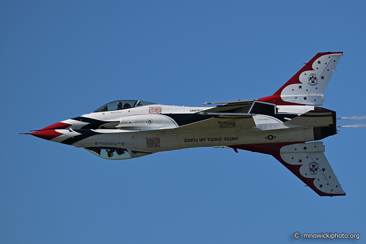 M81_3115 copy.jpg - U.S. Air Force Thunderbirds F16  (8)