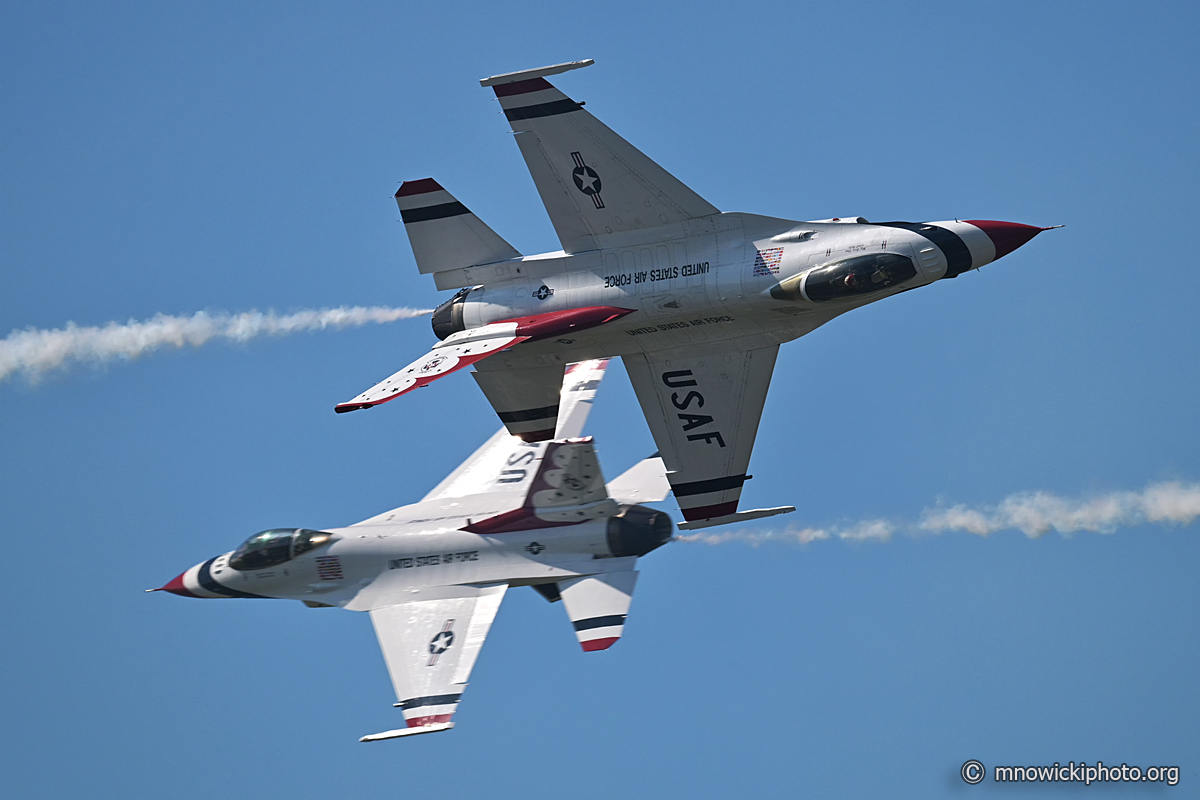 M81_5733 copy.jpg - U.S. Air Force Thunderbirds F16  (9)