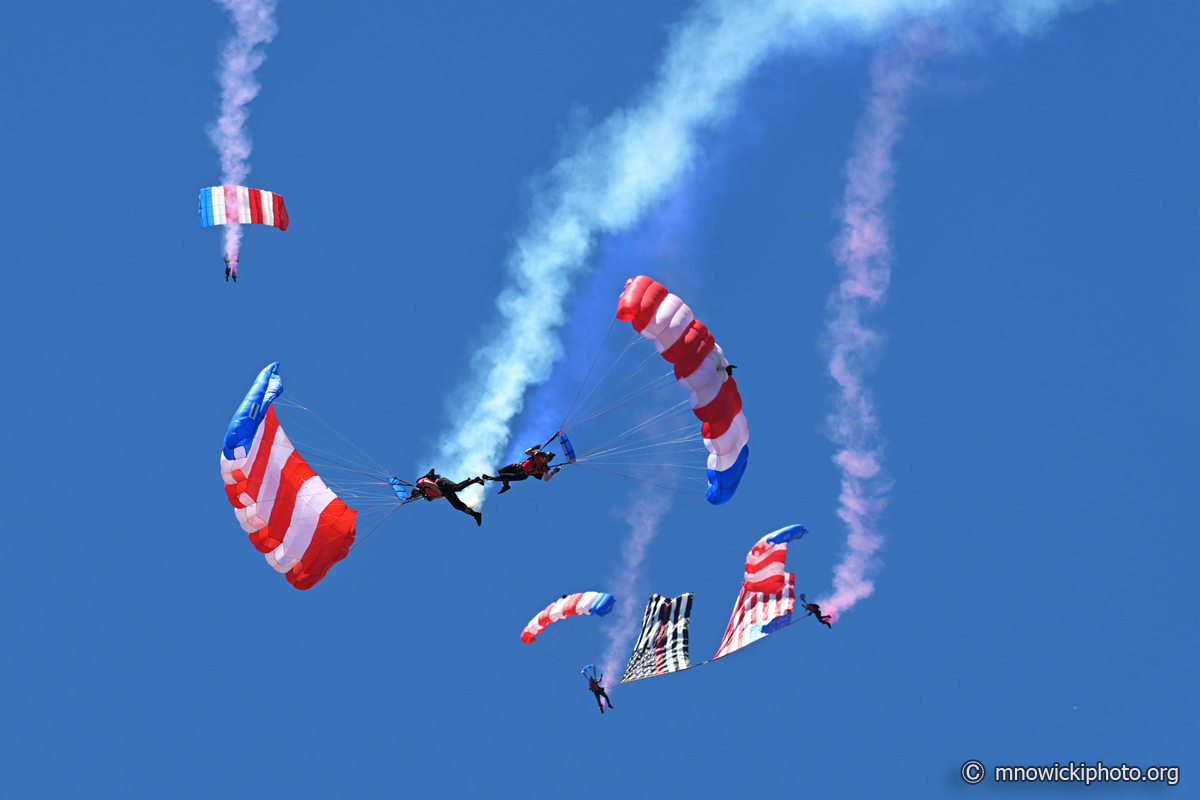 M81_9263 copy.jpg - Opening ceremony - The Patriot Parachute Team - flag jump.