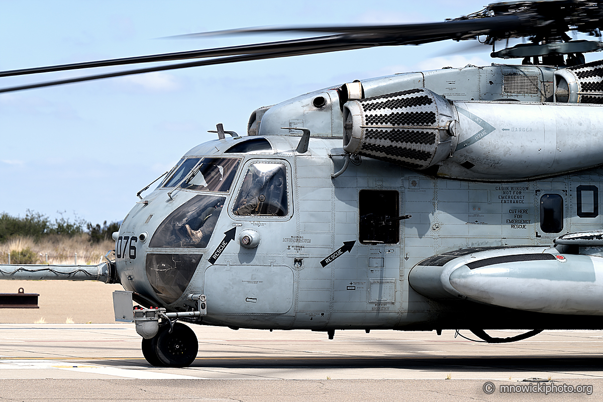 DSC_3526 copy.jpg - HMM-465 CH-53E Super Stallion 163076  (9)