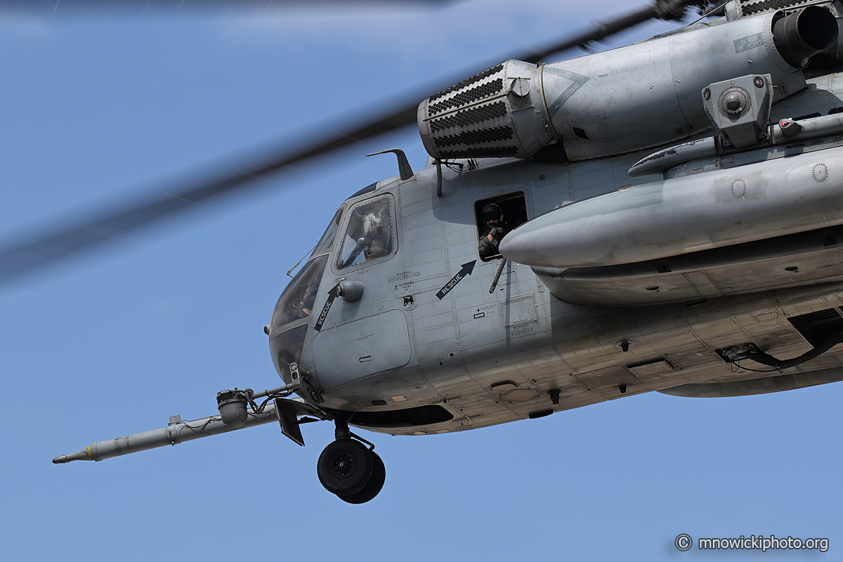 DSC_3632 copy.jpg - HMM-465 CH-53E Super Stallion 163076  (11)