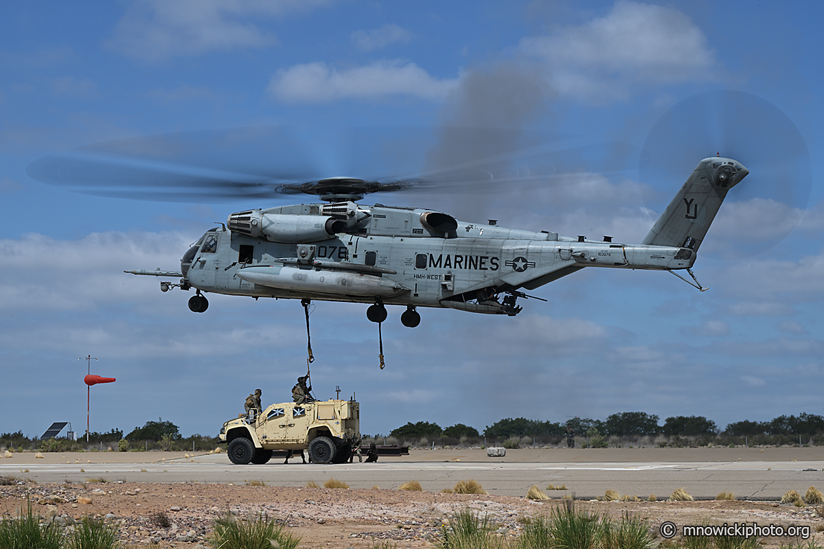 DSC_3948 (2) copy.jpg - HMM-465 CH-53E Super Stallion 163076  (5)