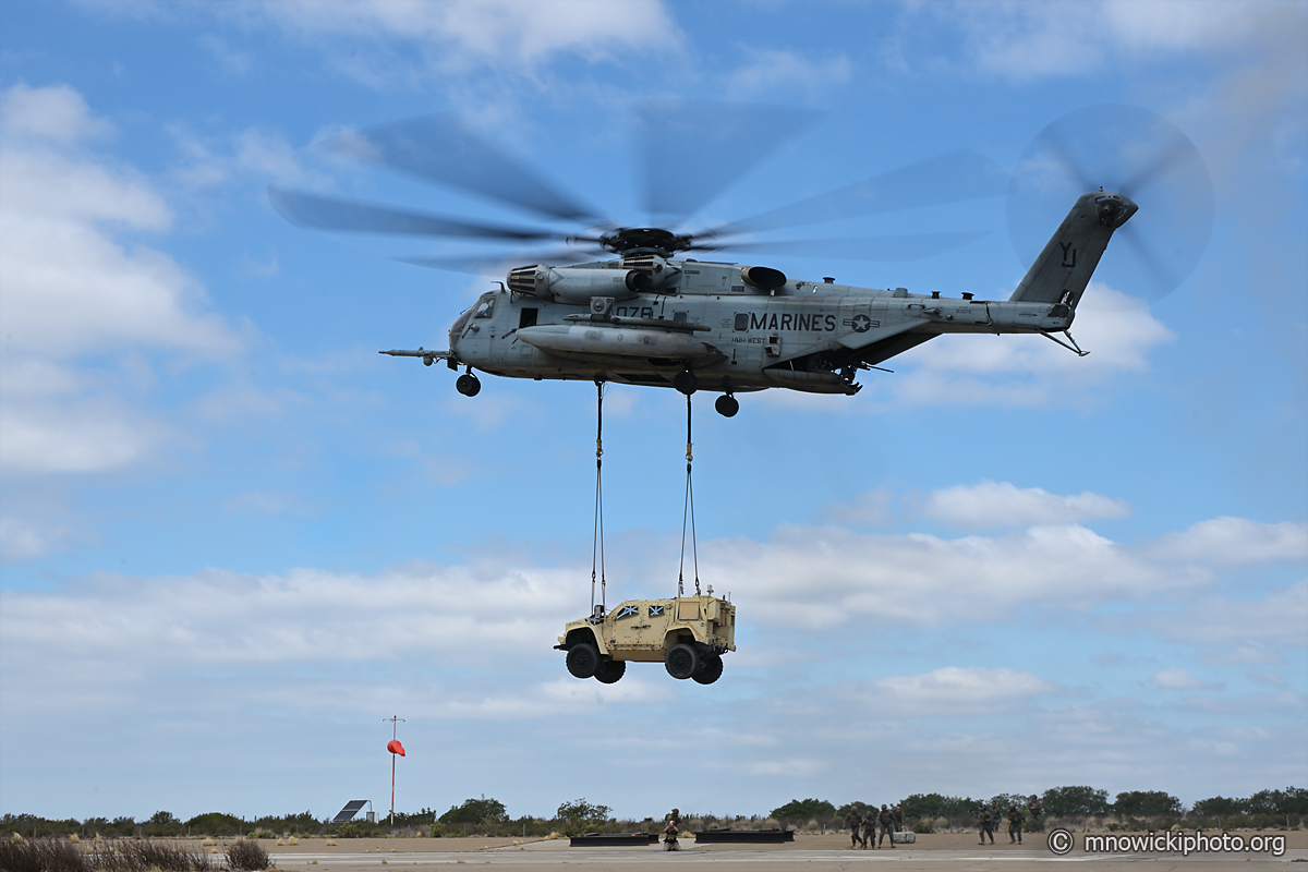 DSC_4156 (2) copy.jpg - HMM-465 CH-53E Super Stallion 163076  (7)