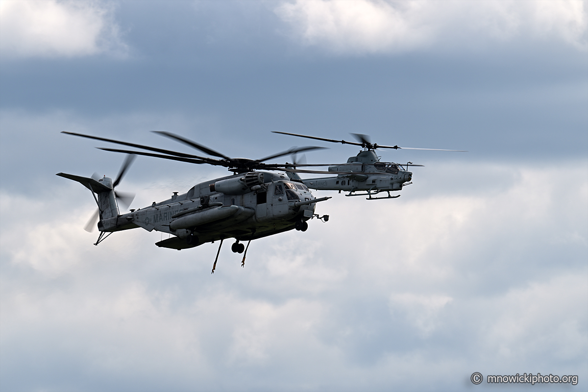 M81_2055 copy.jpg - CH-53E Super Stallion 165346 & AH-1Z Viper