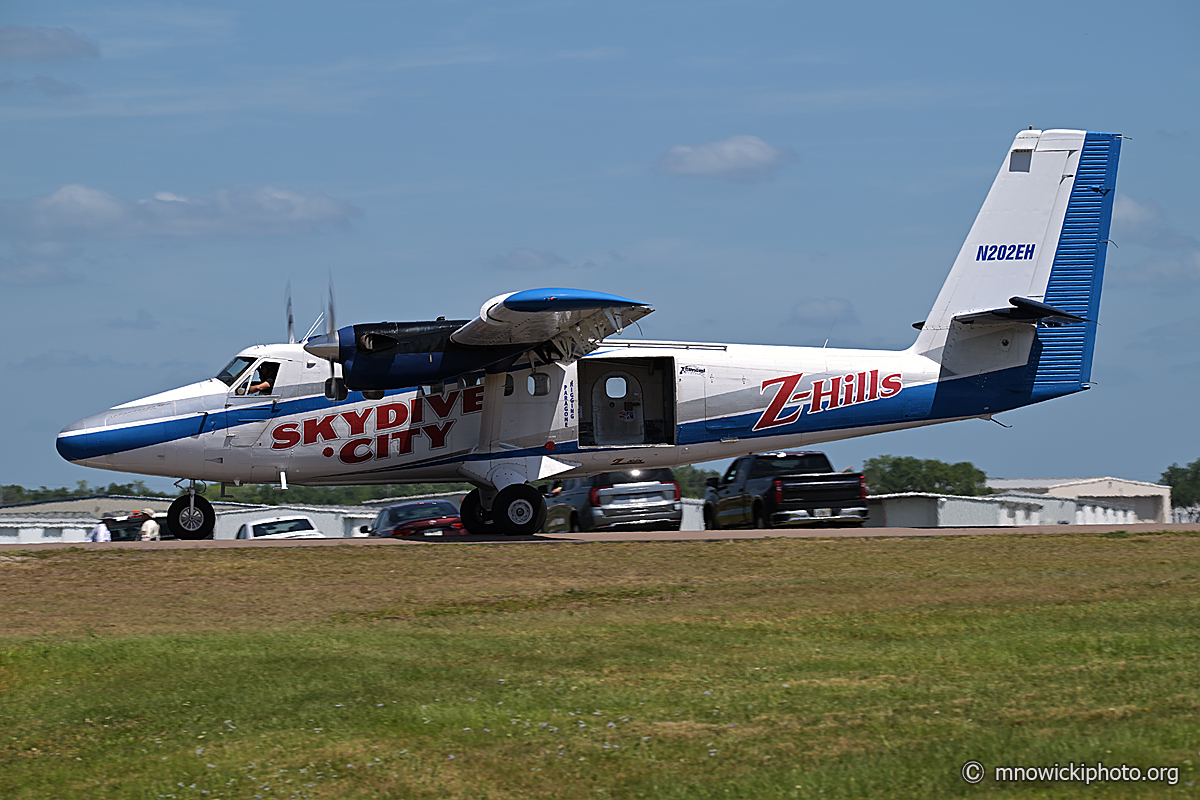 M80_5490 copy.jpg - De Havilland Canada DHC-6-100 Twin Otter C/N 48, N202EH