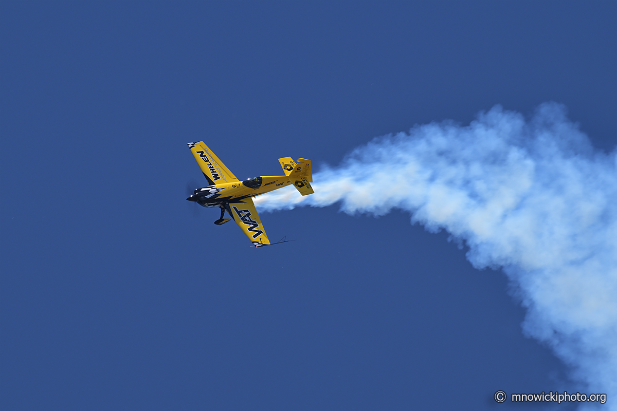 M80_6287 copy.jpg - Extra EA-300S C/N 1035, N821MG