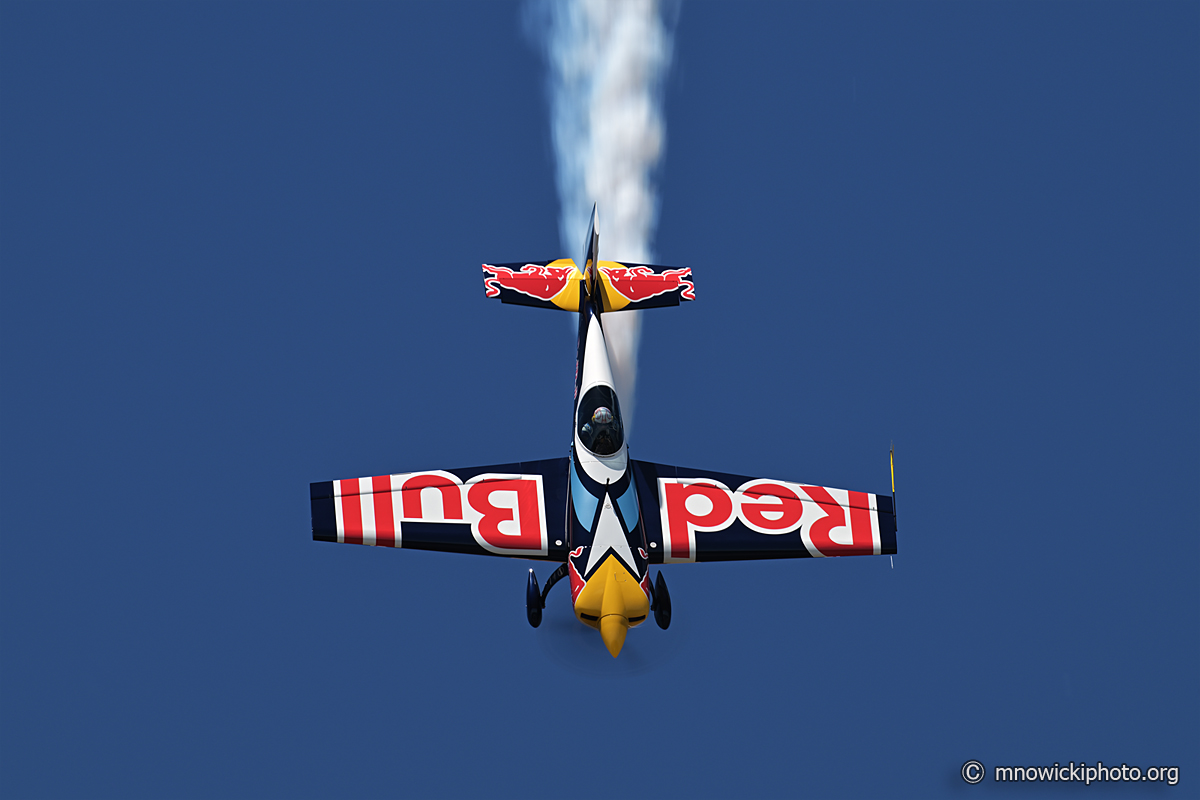 M80_6431 copy.jpg - Extra EA-300S C/N 1035, N703EX