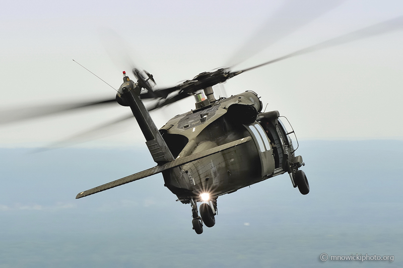 _D3S1915.jpg - Sikorsky UH-60L Black Hawk (S-70A) 86-24498 (cn 70-993)
