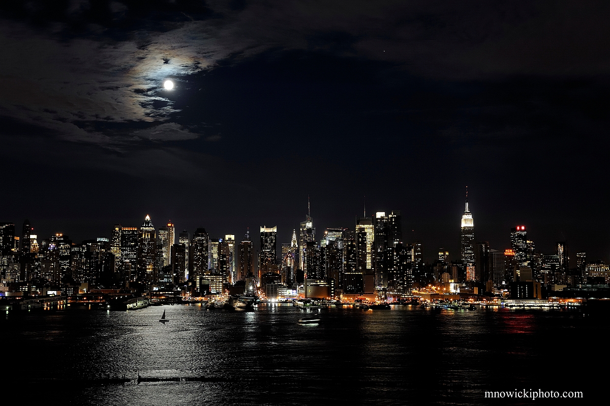 Full Moon.jpg - Full Moon over Manhattan