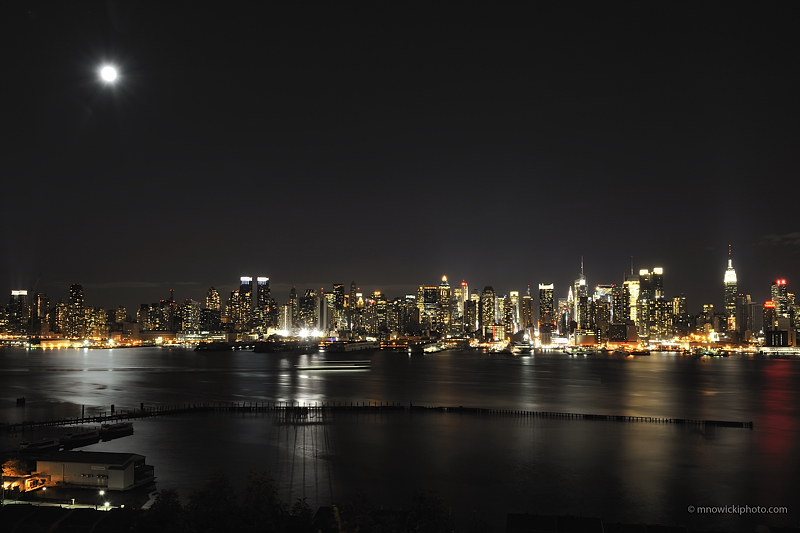 _DSC7050.jpg - Full Moon over Manhattan 2