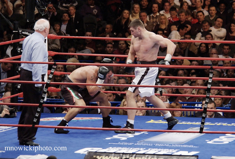 _DSC5621cp.jpg - Golota vs Mollo 5